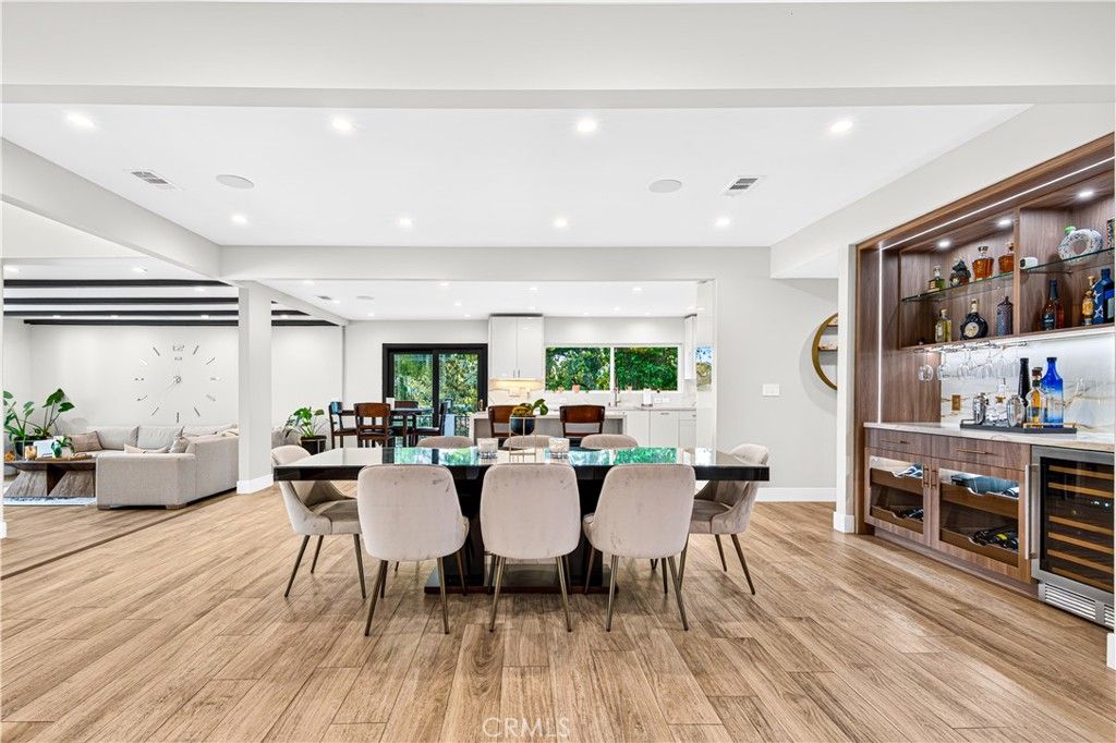 19541 Greenbriar Drive, Tarzana, CA 91356 — photo 4