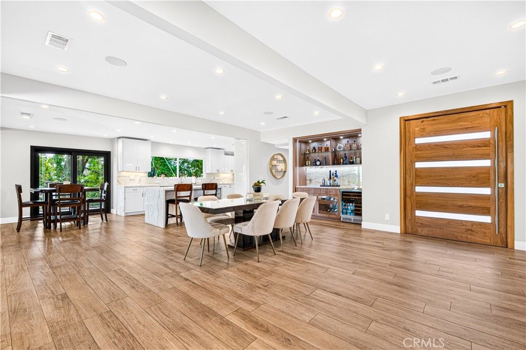 19541 Greenbriar Drive, Tarzana, CA 91356 — photo 5