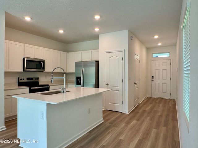 5989 ORTEGA LAKE Drive, Jacksonville, FL 32244