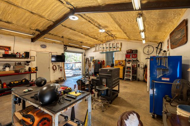 220 Clydesdale DR, Dale, TX 78616