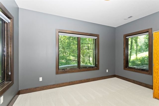 5692 SW Lake Ridge Drive, West Des Moines, IA 50265