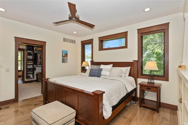 5692 SW Lake Ridge Drive, West Des Moines, IA 50265