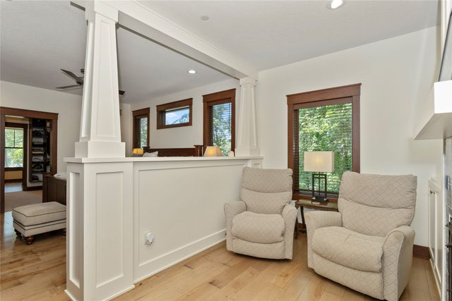 5692 SW Lake Ridge Drive, West Des Moines, IA 50265