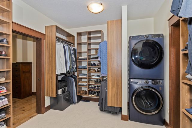 5692 SW Lake Ridge Drive, West Des Moines, IA 50265