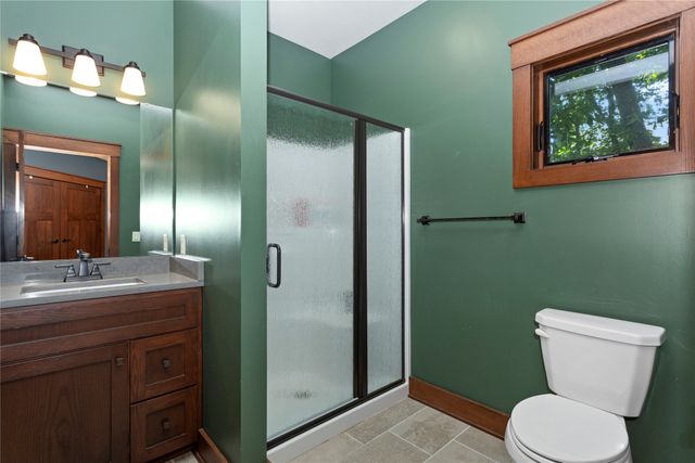 5692 SW Lake Ridge Drive, West Des Moines, IA 50265