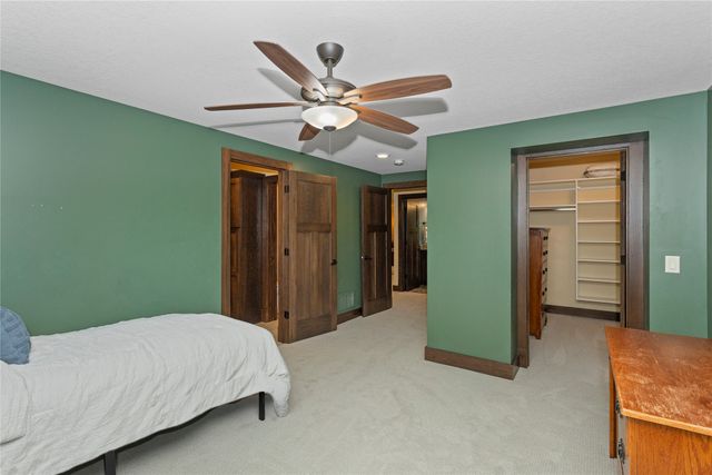 5692 SW Lake Ridge Drive, West Des Moines, IA 50265