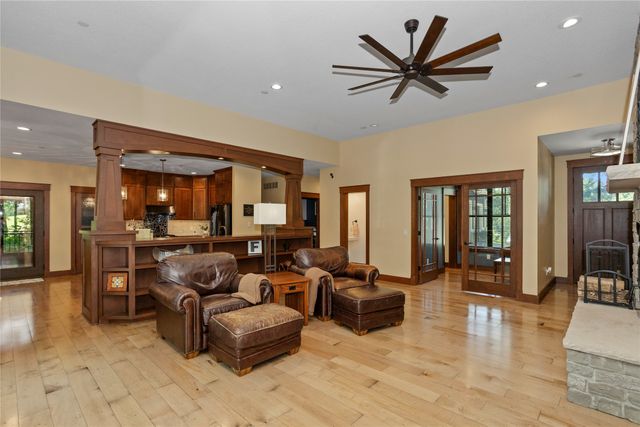 5692 SW Lake Ridge Drive, West Des Moines, IA 50265