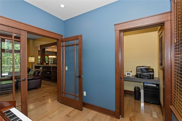 5692 SW Lake Ridge Drive, West Des Moines, IA 50265