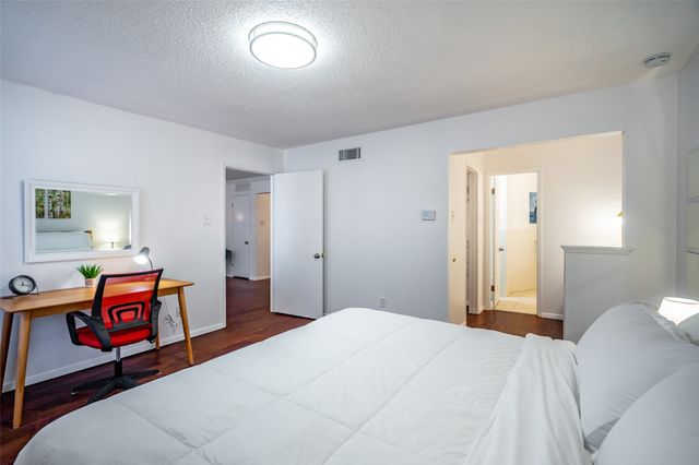 6018 E University Boulevard 101, Dallas, TX 75206