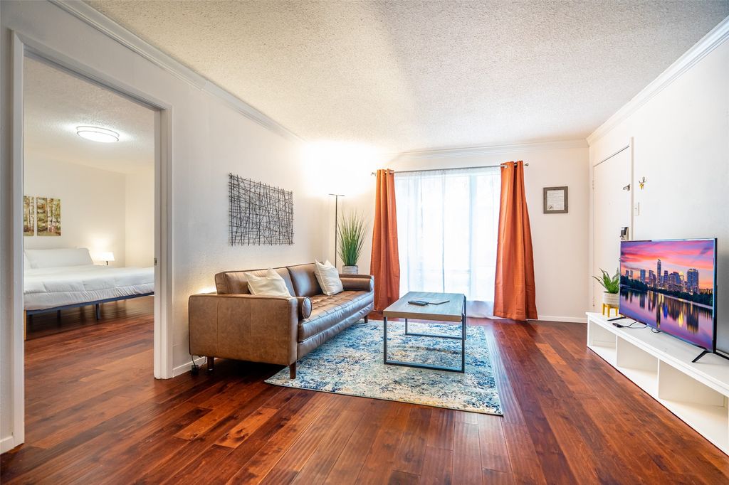 6018 E University Boulevard 101, Dallas, TX 75206