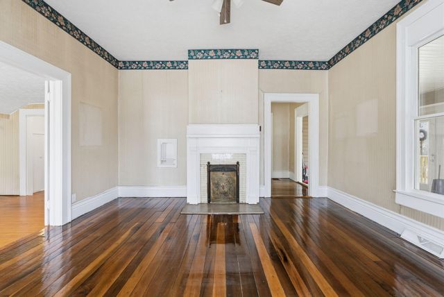 433 N College Street, Harrodsburg, KY 40330