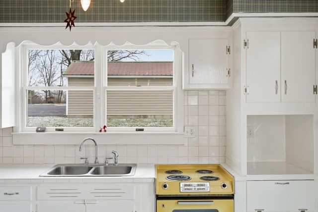 433 N College Street, Harrodsburg, KY 40330