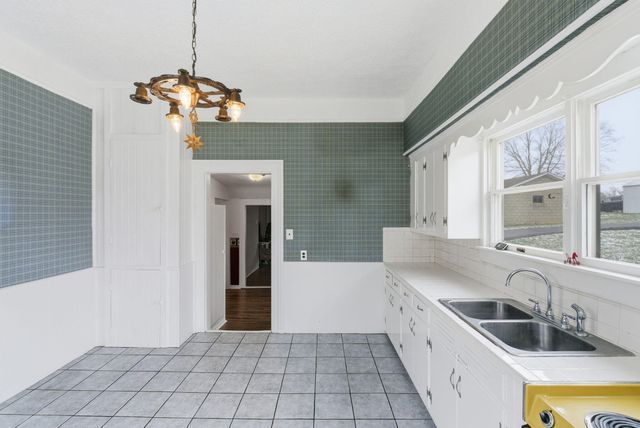 433 N College Street, Harrodsburg, KY 40330