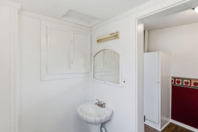 433 N College Street, Harrodsburg, KY 40330