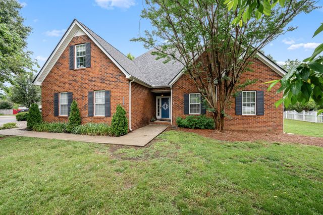 3342 Meadowhill Dr, Murfreesboro, TN 37130