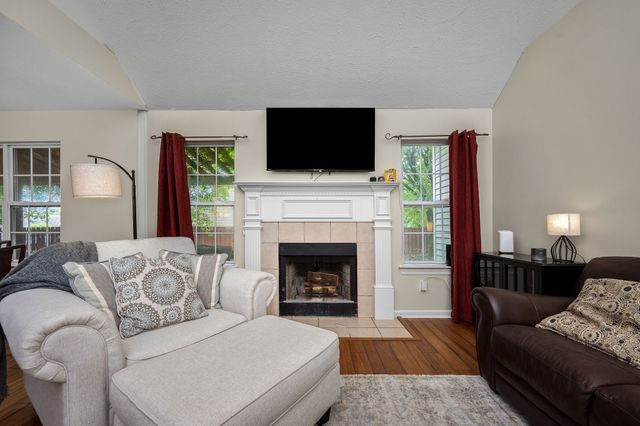 3342 Meadowhill Dr, Murfreesboro, TN 37130