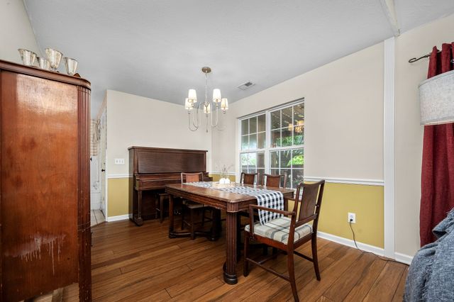 3342 Meadowhill Dr, Murfreesboro, TN 37130