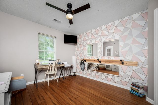 3342 Meadowhill Dr, Murfreesboro, TN 37130