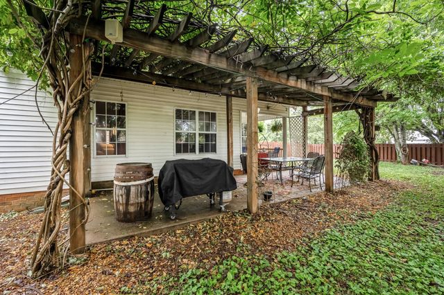3342 Meadowhill Dr, Murfreesboro, TN 37130