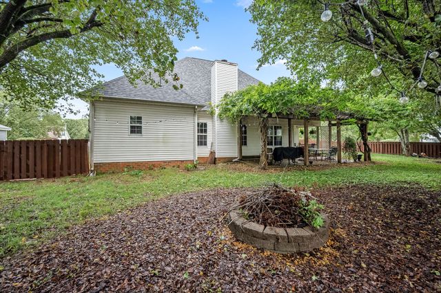 3342 Meadowhill Dr, Murfreesboro, TN 37130