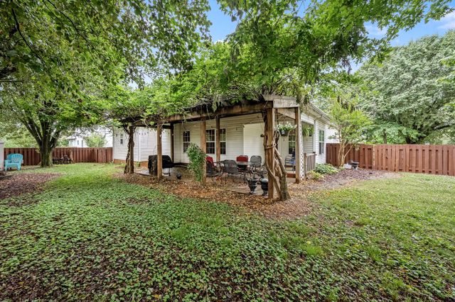 3342 Meadowhill Dr, Murfreesboro, TN 37130