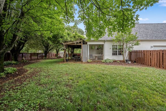 3342 Meadowhill Dr, Murfreesboro, TN 37130