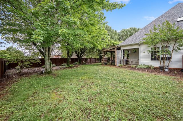 3342 Meadowhill Dr, Murfreesboro, TN 37130