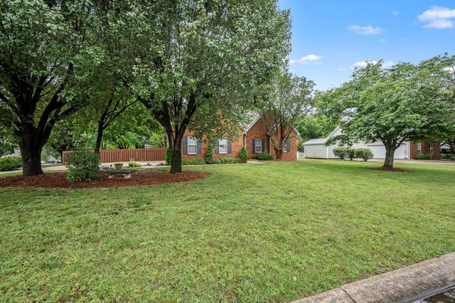 3342 Meadowhill Dr, Murfreesboro, TN 37130