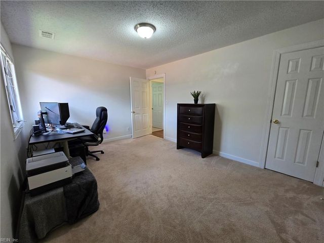 1208 Foursome LN, Virginia Beach, VA 23455