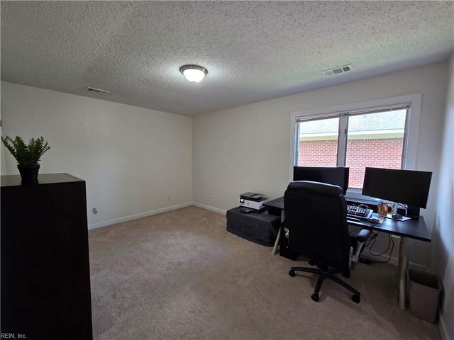 1208 Foursome LN, Virginia Beach, VA 23455