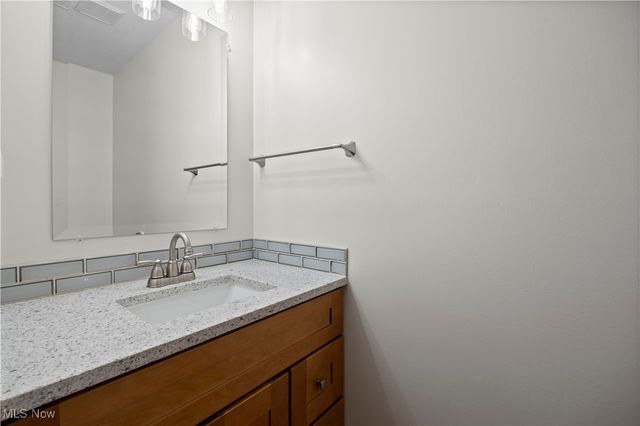 1711 Gulf Road, Elyria, OH 44035