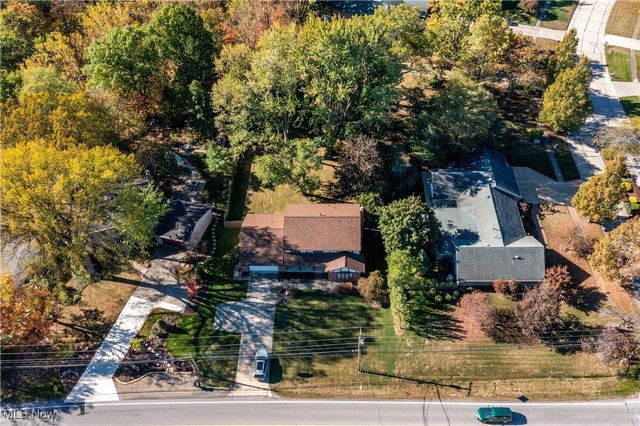 1711 Gulf Road, Elyria, OH 44035