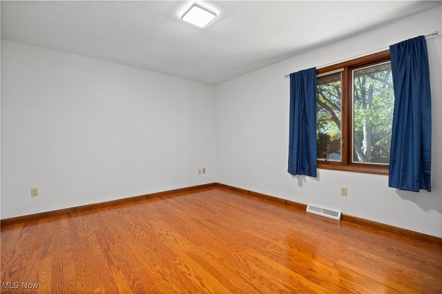 1711 Gulf Road, Elyria, OH 44035