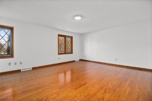 1711 Gulf Road, Elyria, OH 44035