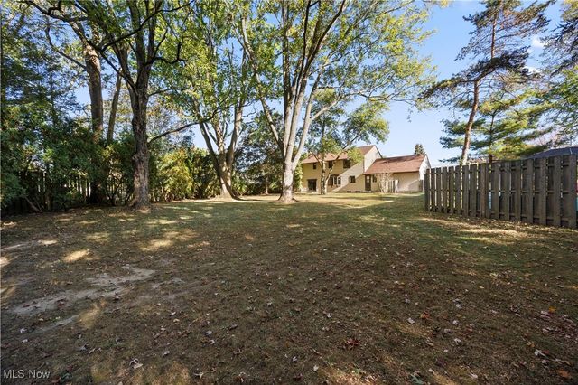 1711 Gulf Road, Elyria, OH 44035