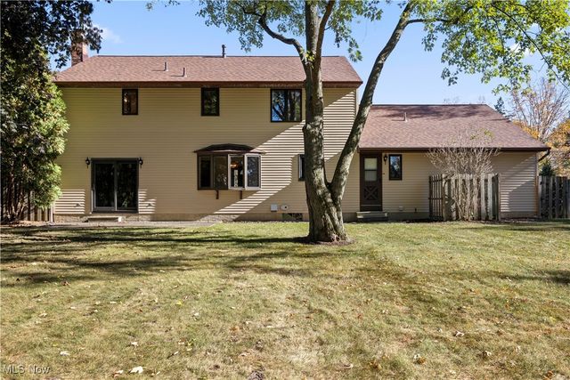 1711 Gulf Road, Elyria, OH 44035