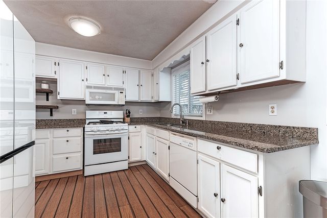 41 Dayton Avenue, Warwick, RI 02889