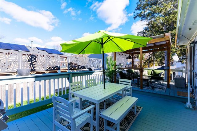 41 Dayton Avenue, Warwick, RI 02889