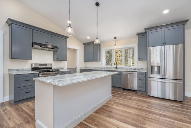 320 Knox Marsh Road, Madbury, NH 03823