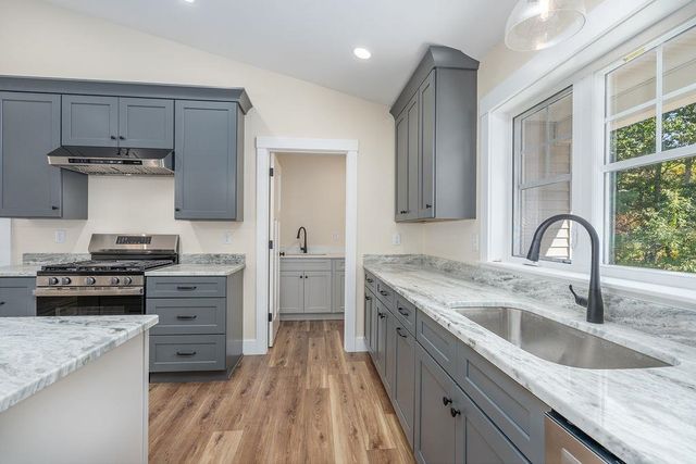 320 Knox Marsh Road, Madbury, NH 03823