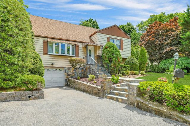 70 Durham Road, White Plains, NY 10607
