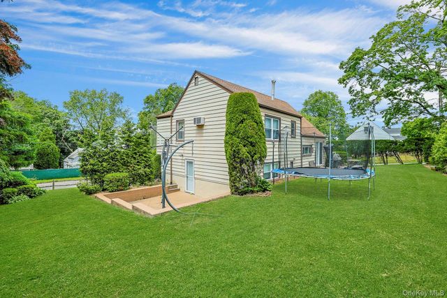 70 Durham Road, White Plains, NY 10607