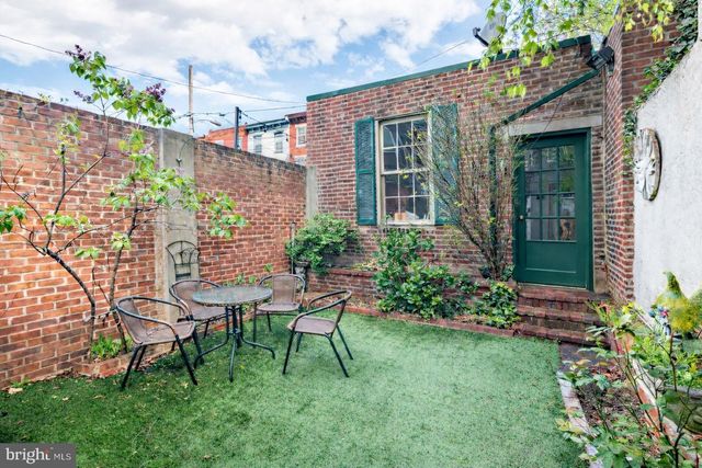 2425 FAIRMOUNT AVE, Philadelphia, PA 19130