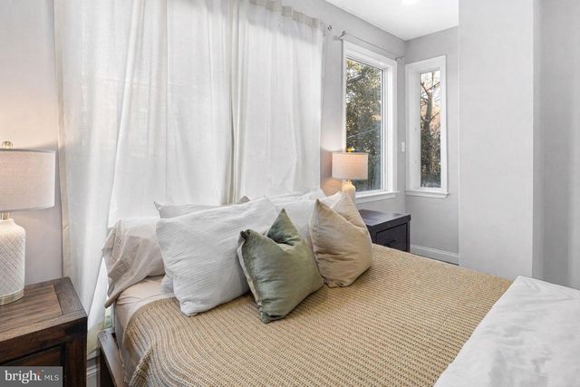 2425 FAIRMOUNT AVE, Philadelphia, PA 19130