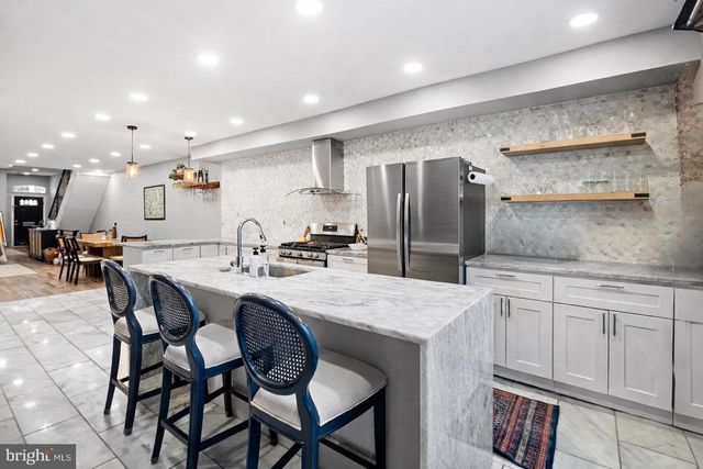 2425 FAIRMOUNT AVE, Philadelphia, PA 19130