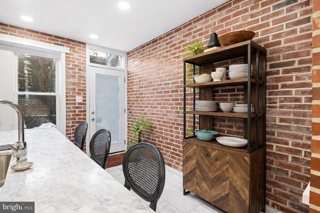 2425 FAIRMOUNT AVE, Philadelphia, PA 19130