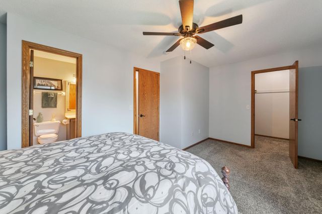 4712 Heather Ridge Road N, Oakdale, MN 55128