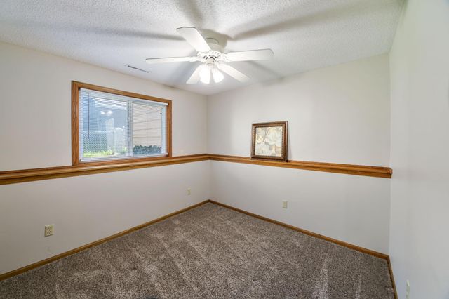4712 Heather Ridge Road N, Oakdale, MN 55128