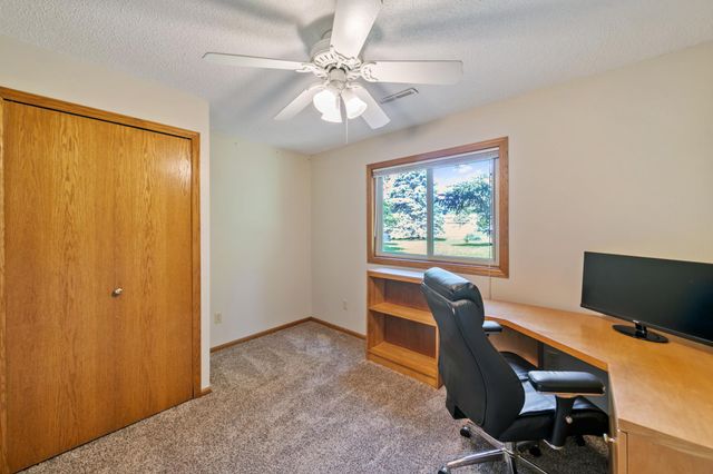 4712 Heather Ridge Road N, Oakdale, MN 55128