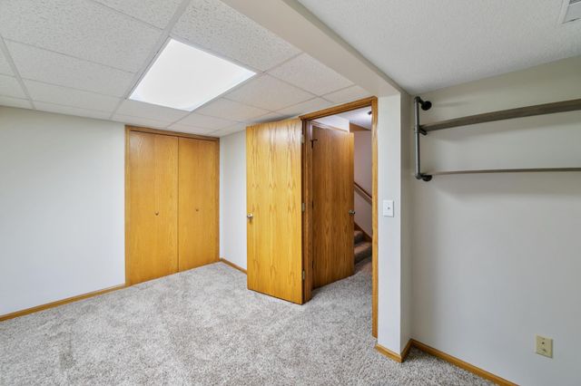 4712 Heather Ridge Road N, Oakdale, MN 55128
